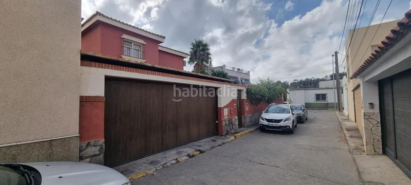 Foto 3a5cc5bb-d080-4bce-8030-dd8df346a4d7. Chalet con parcheggio in El Rinconcillo Algeciras