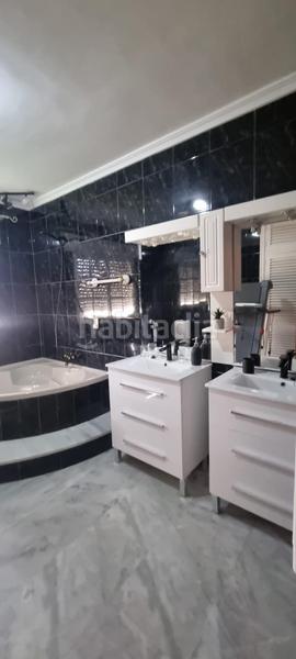 Foto 4b773354-c652-4407-92ca-d240c3f0e268. Chalet con parcheggio in El Rinconcillo Algeciras