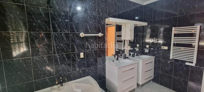 Foto c0f0192e-9083-4739-b0b4-54f90feb3c58. Chalet con parcheggio in El Rinconcillo Algeciras