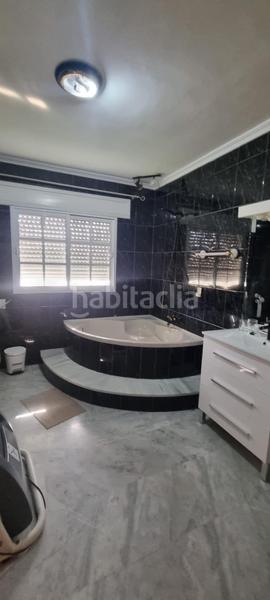 Foto dc230e87-e6c1-4232-a934-aedcb72bf776. Chalet con parcheggio in El Rinconcillo Algeciras