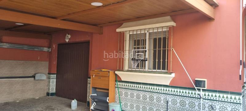 Foto e33a3c3c-d1ba-43c8-95fa-10cd733430a1. Chalet con parcheggio in El Rinconcillo Algeciras