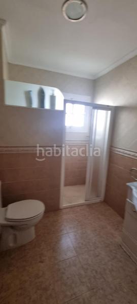 Foto e3a3cc9e-7eaa-4a60-8a95-081ca18a210e. Chalet con parcheggio in El Rinconcillo Algeciras