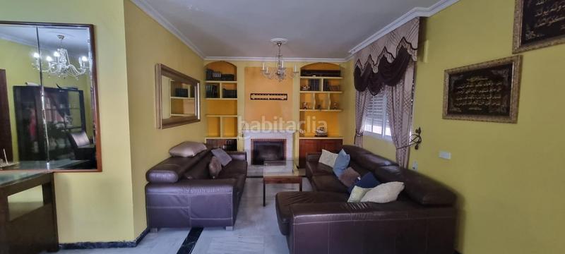 Foto e721998a-6ce2-4059-8309-d5f8c1af0459. Chalet con parcheggio in El Rinconcillo Algeciras