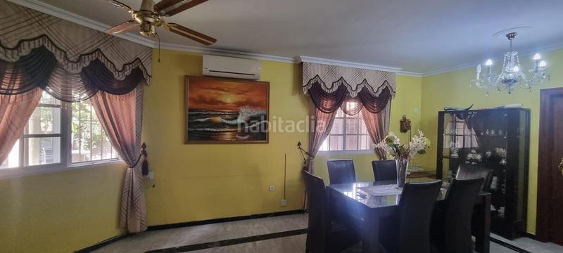 Foto f5621223-f8f9-4117-bc09-5a03dbe7b67f. Chalet con parcheggio in El Rinconcillo Algeciras