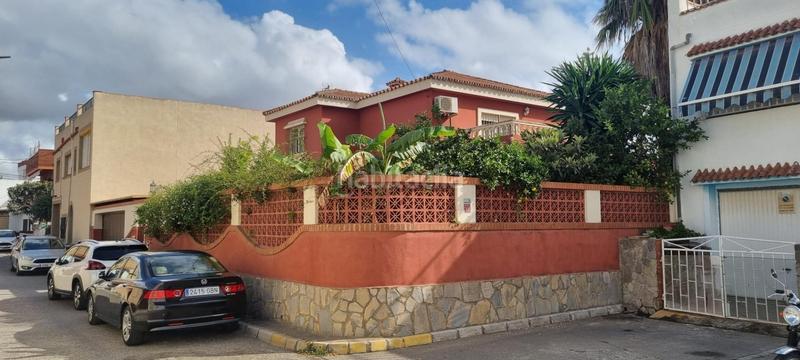 Foto f7483463-9259-4bd7-9326-3d1207ea35c9. Chalet con parcheggio in El Rinconcillo Algeciras