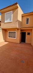 Casa adossada a San García. Casa en la aldea fase 7