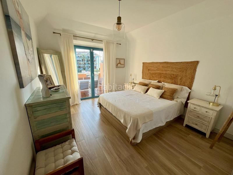 Foto 0a6cce55-81c6-463e-90b4-f7cbbecb2906. Pis a puerto de Sotogrande-la marina Sotogrande