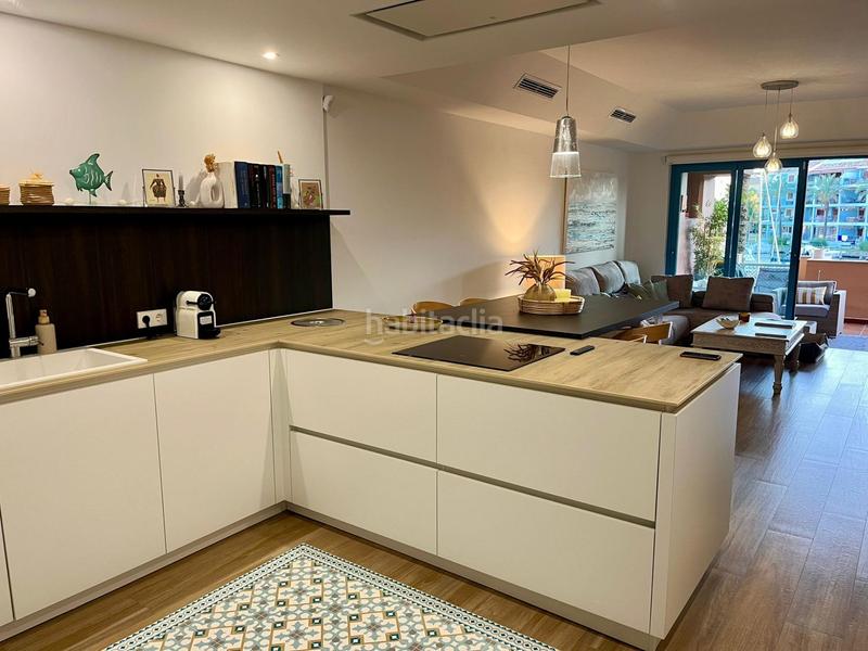 Foto 8d25a488-11ed-4da2-b13f-2bdd2173bf6a. Pis a puerto de Sotogrande-la marina Sotogrande