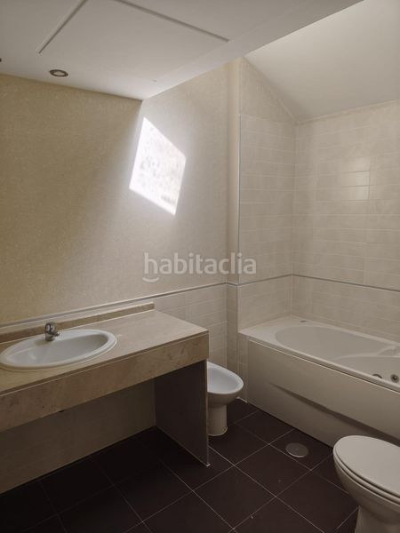 Foto c9240635-01b7-47b4-ba06-7ec22a7a6cf4. Àtic amb aparcament piscina a La Alcaidesa