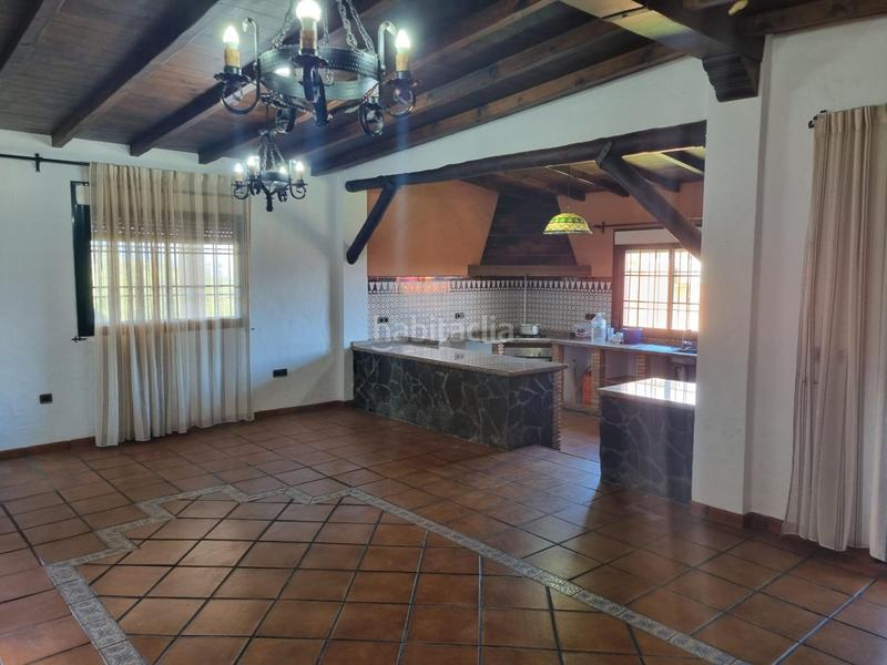 Foto 3ff78abf-0e2b-401e-a6f7-0a8108399589. Chalet avec piscine dans San García Algeciras