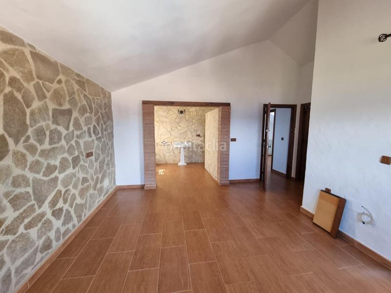 Foto d014f827-badb-4de5-89a1-84706835c3f9. Chalet avec piscine dans San García Algeciras