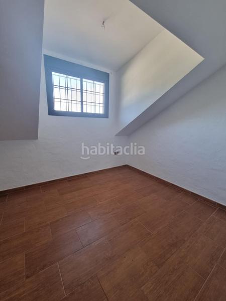 Foto f63bb462-95bc-414b-ae52-db29f5e1a7f6. Chalet avec piscine dans San García Algeciras