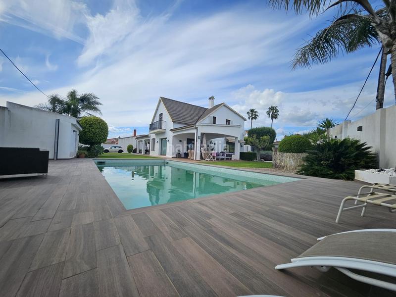 Foto 924c889a-0bb1-4045-9964-13d0fee6f6b3. Chalet mit pool in Los Pinos Algeciras