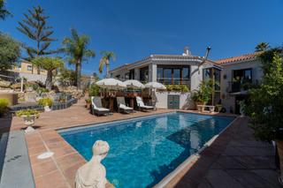 Chalet en San Enrique-Guadiaro-Pueblo Nuevo. Espectacular vivienda en pueblo nuevo de guadiaro