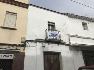 Haus in Lebrija. Casa en venta en centro.
