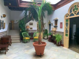 Maison à Lebrija. Casa en venta en plaza de españa, 4 dormitorios.