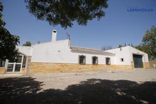 Mas à Lebrija. Casa de campo en venta en crta. los tollos, 5 dormitorios.