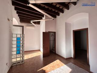 Business premise in Lebrija. Local comercial a la calle en venta en fontanilla, 3 despachos.