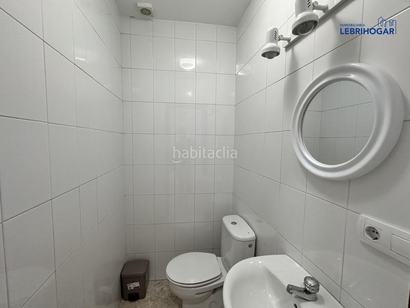 Foto 358198bc-bd07-41ea-b2d7-aa6f838ca223. Local comercial  a la calle en venta en fontanilla, 3 despachos. en Lebrija