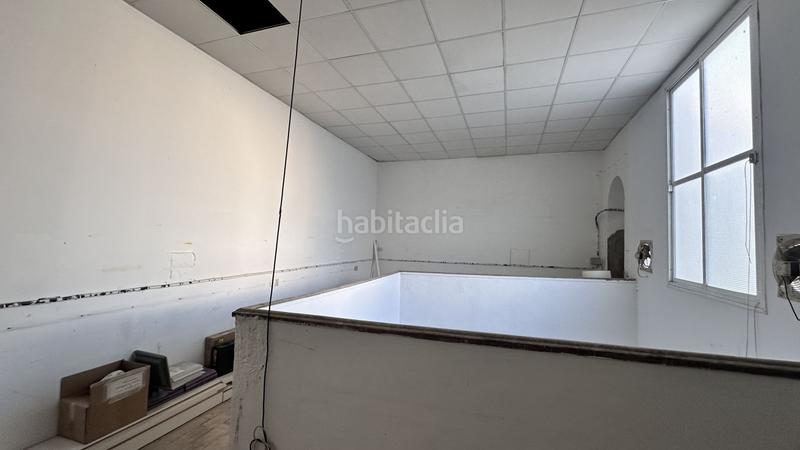 Foto d4e0686a-7f1b-4115-ab5d-5046d4be1669. Geschäftsraum in Lebrija