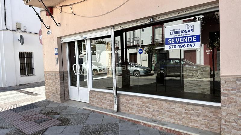 Foto bb76ce5f-2246-4a50-b9d7-740f136f1467. Local comercial  a la calle en venta en centro. en Lebrija