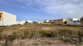 Terreny residencial a Cristobal colon 41. Parcela en venta en regla.