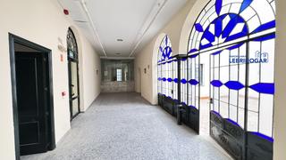 Geschäftsraum in Lebrija. Local comercial a la calle en venta en centro, 8 despachos.