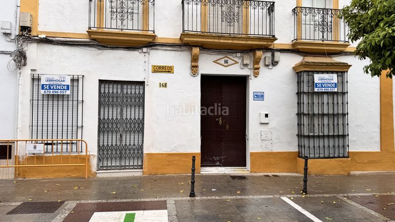 Foto a4a7f0fa-1c1f-4f13-89a5-798faf625fe0. Casa amb aparcament a Lebrija