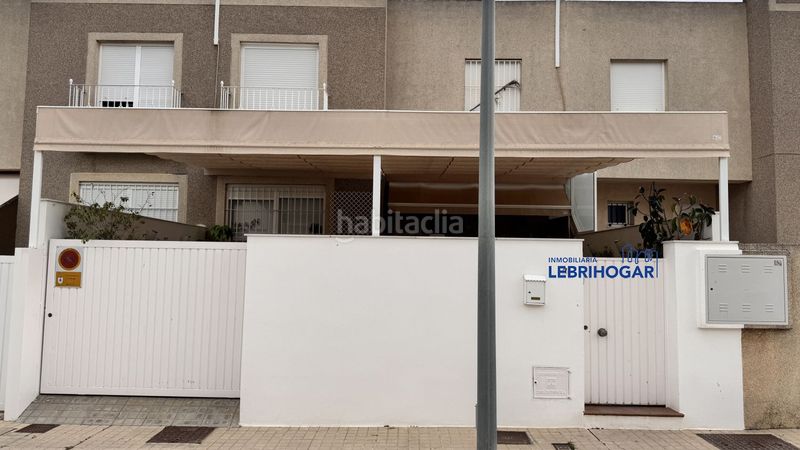 Foto 87cdb000-fec3-433e-a187-643c65b8f76c. Casa adossada amb calefacció aparcament a Lebrija