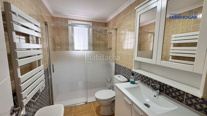 Foto e78ffde1-951c-433a-a172-7d9d6b453c66. Casa adossada amb calefacció aparcament a Lebrija