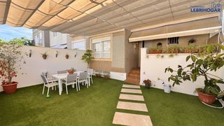 Reihenhaus in Lebrija. Casa adosada en venta en crta. los tollos, 3 dormitorios.