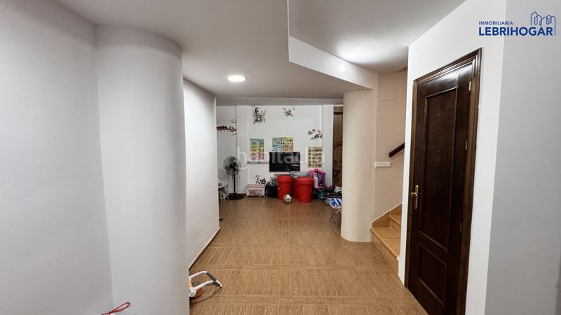 Foto f2b75e15-ace8-4f55-84aa-e591b95a8cad. Casa adossada amb calefacció aparcament a Lebrija