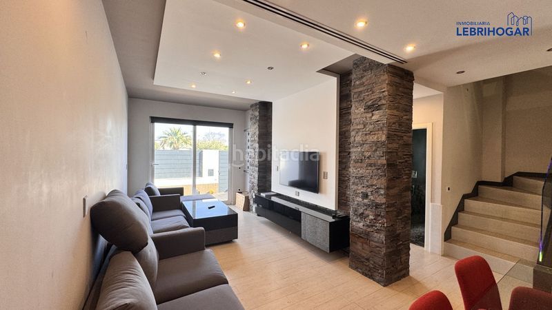 Foto 6a5d0ee1-7840-46c9-8822-3868637673f1. Casa adossada amb calefacció aparcament a Lebrija