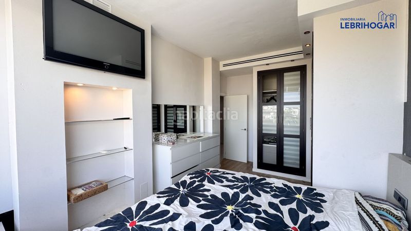 Foto a8f0db4d-52ce-4f25-b9d9-2fcaa0e3309d. Casa adossada amb calefacció aparcament a Lebrija