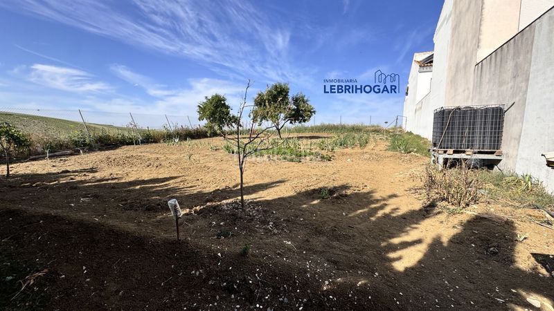 Foto fc70da35-920d-403e-ab9f-bb16856d0ba7. Casa adossada amb calefacció aparcament a Lebrija