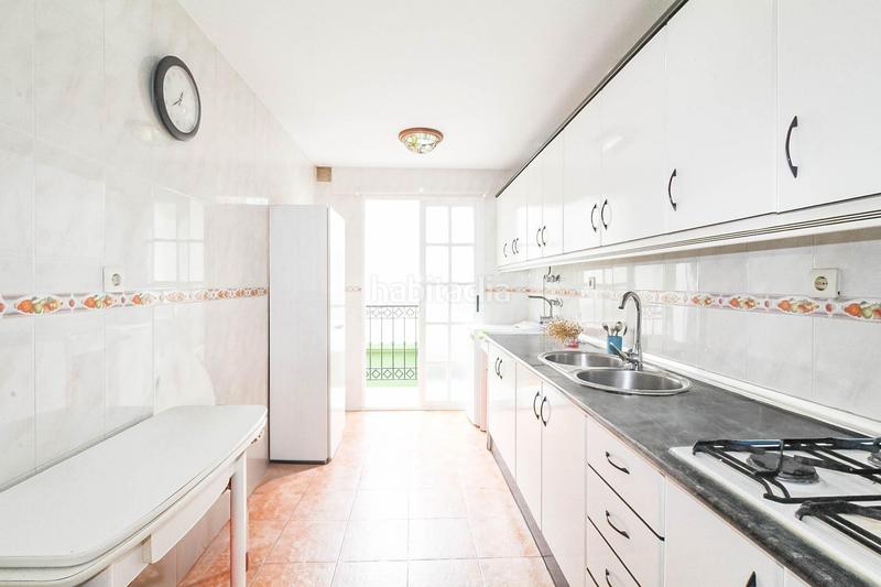 Foto 2f174dd2-9214-49cd-a33b-14f8c061a7a8. Pis a Centro Salobreña