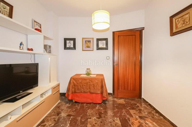 Foto 6f7136f6-ff74-48d1-88d3-65b9c2bfe2e5. Casa amb aparcament a Motril ciudad Motril