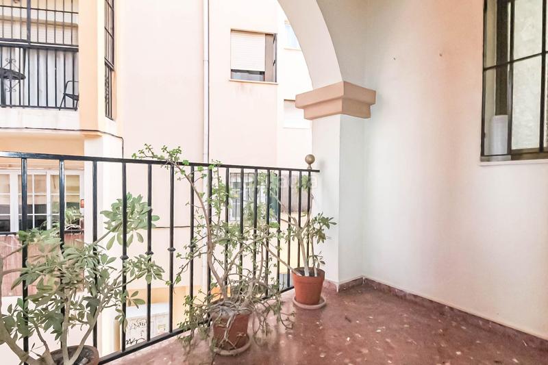 Foto a4919fa8-3876-4d1d-820f-02ea918359ac. Casa amb aparcament a Motril ciudad Motril