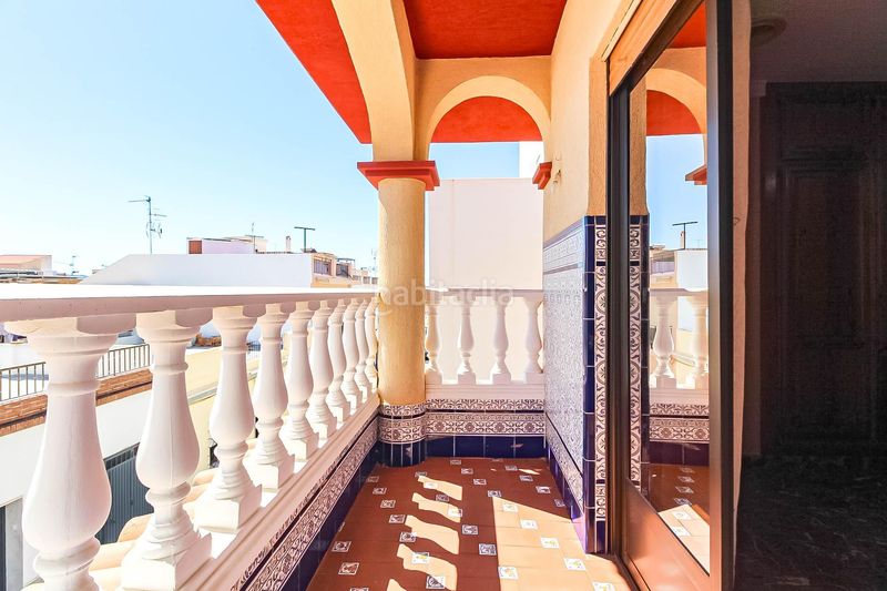 Foto 51bf8181-b8f8-47c0-80e9-c6a18f96ab48. Casa amb aparcament a Motril ciudad Motril