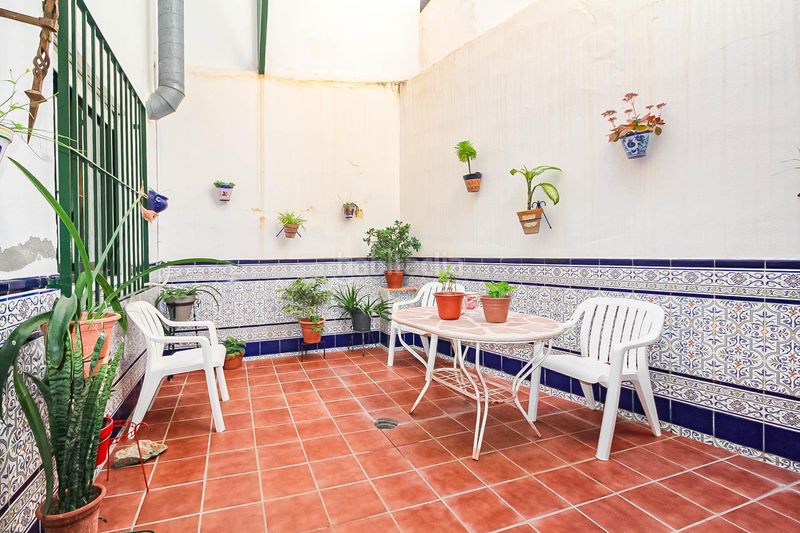Foto a85e5bd8-78b6-4b7b-ac3c-3c0ba900ae7a. Casa amb aparcament a Motril ciudad Motril