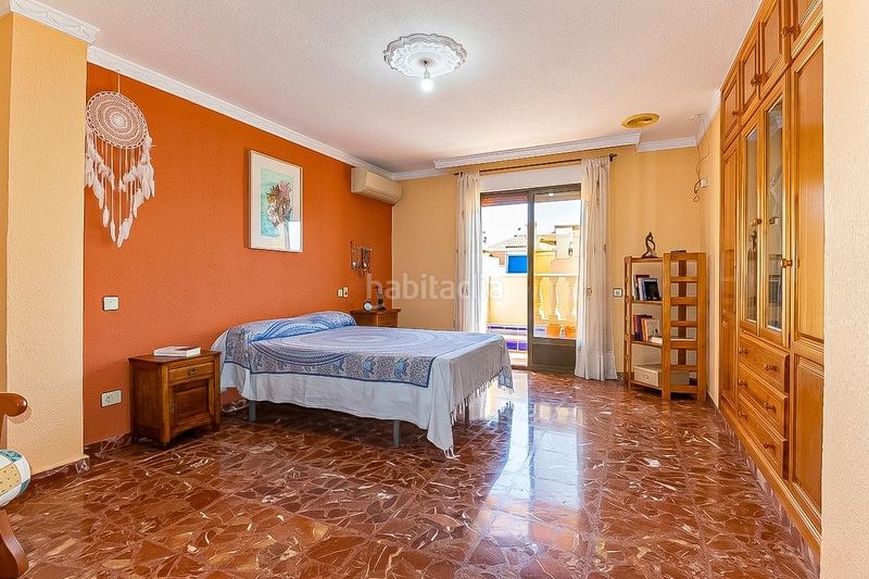 Foto b6542868-20a8-4ca0-870b-8abedca91622. Casa amb aparcament a Motril ciudad Motril