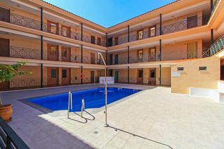 Pis a Playa de Granada. Piso en playa con garaje y piscina