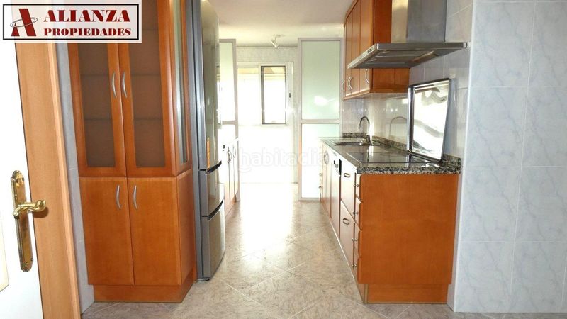 Foto 1d448d69-0eb2-4d16-aa33-e1bb349442e3. Pis amb aparcament piscina a Paseo Marítimo Oeste - Pacífico Málaga