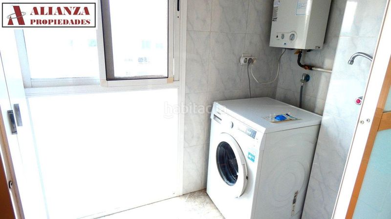 Foto c83e75f9-a21f-44f5-a1fb-2b5153659ae3. Pis amb aparcament piscina a Paseo Marítimo Oeste - Pacífico Málaga