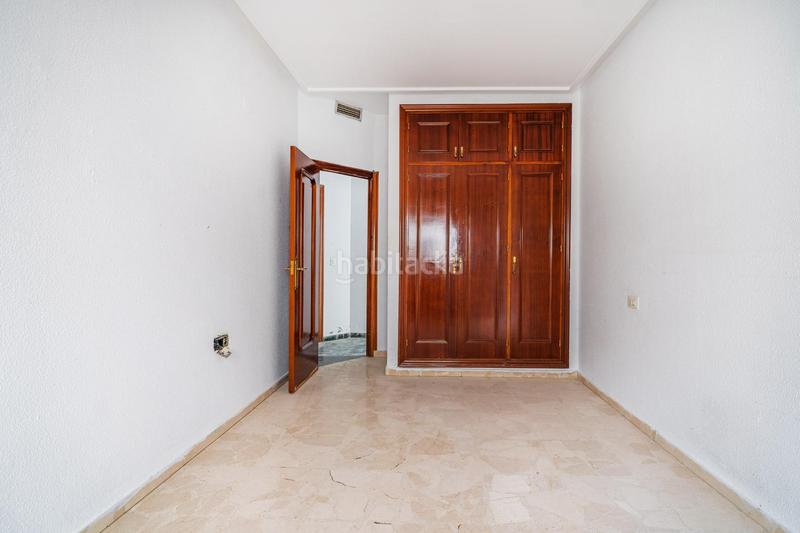 Foto 34549d29-5acb-41b2-81f3-9109a3e18d92. Casa increible casa con garaje y azotea en La Banda - Campo de Fútbol Chiclana de la Frontera