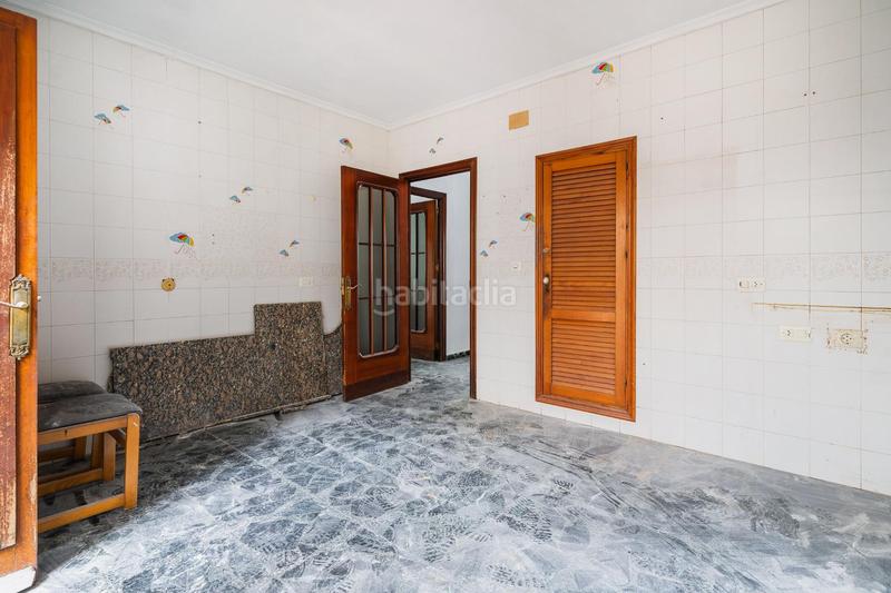 Foto 5b25e351-320a-4176-821d-d02006c44e9d. Casa increible casa con garaje y azotea en La Banda - Campo de Fútbol Chiclana de la Frontera