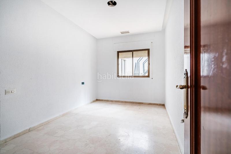 Foto 7e80fe33-4a84-4ac2-93cc-65abe99e586b. Casa increible casa con garaje y azotea en La Banda - Campo de Fútbol Chiclana de la Frontera