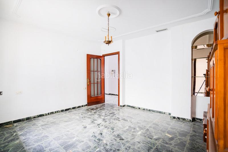 Foto 81146bfe-5f17-45d0-843b-9490e8a51ef4. Casa increible casa con garaje y azotea en La Banda - Campo de Fútbol Chiclana de la Frontera