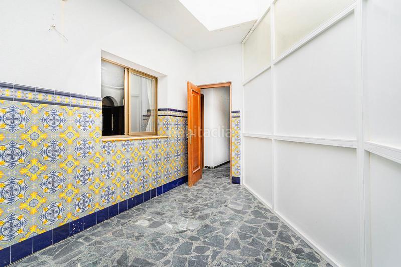 Foto b1500651-e7cc-4790-aeff-bbb1dae3bbc1. Casa increible casa con garaje y azotea en La Banda - Campo de Fútbol Chiclana de la Frontera