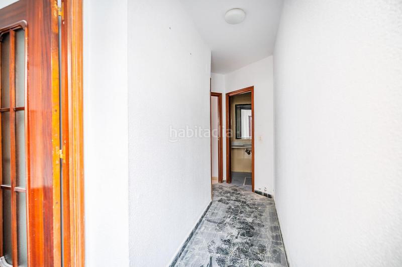 Foto b5946c24-a9fa-4160-b403-f6a6918e5739. Casa increible casa con garaje y azotea en La Banda - Campo de Fútbol Chiclana de la Frontera